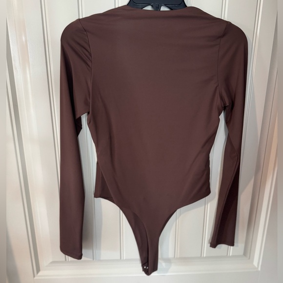 2/for $20 🪩 QINSEN Long Sleeve Coffee Brown Bodysuit - NEW w TAGS 🏷️ - Picture 7 of 8